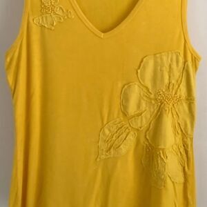 𝅺CABLE&GAUGE YELLOW EMBROIDERED FLORAL APPLIQUÉ V-NECK SLEEVELESS WOMAN TOP XL‍